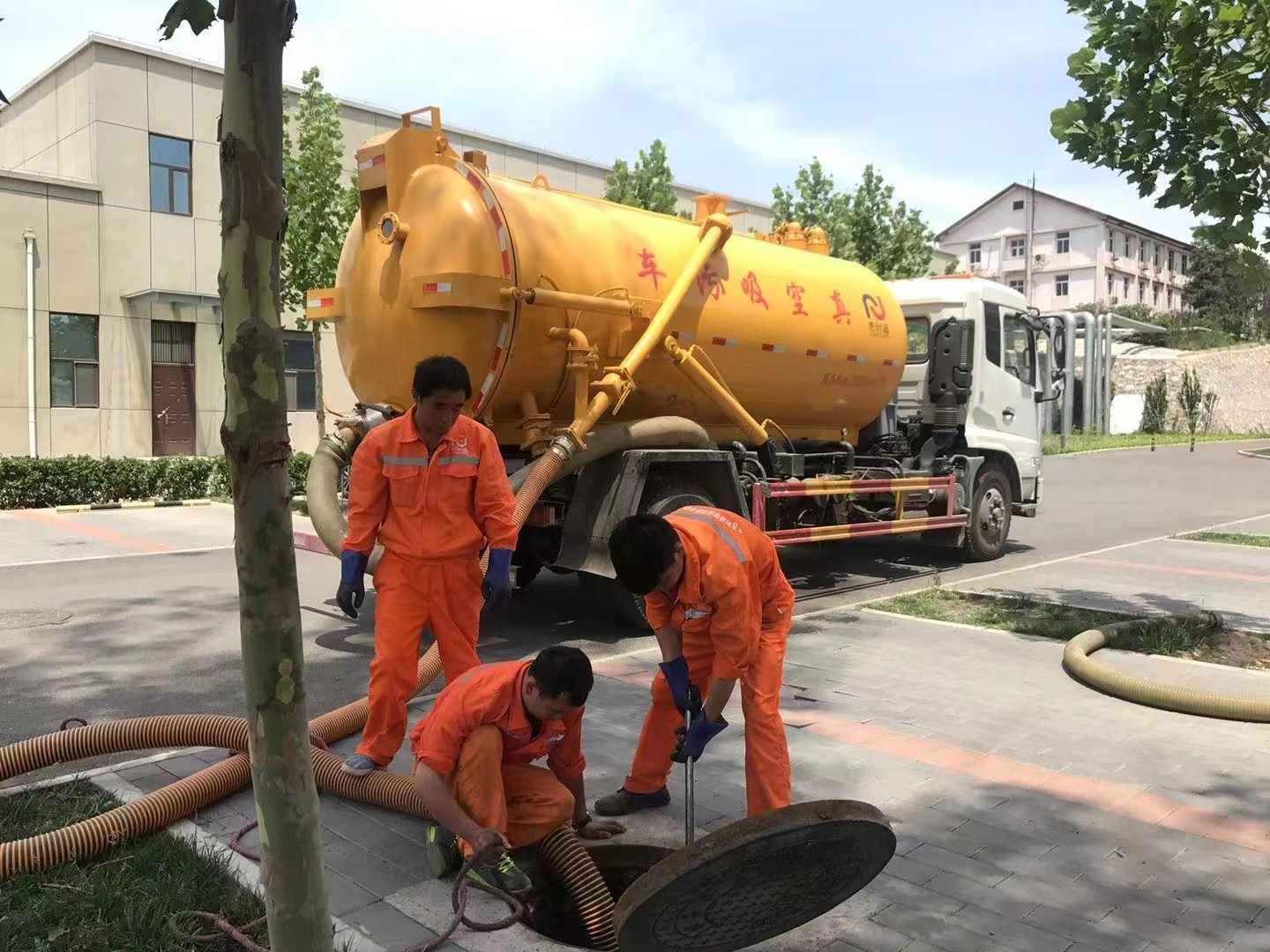 桃山化粪池清理与5-8吨吸粪车施工效率分析